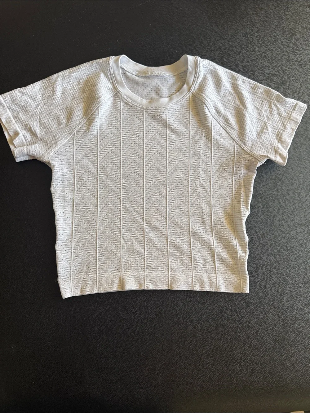 lululemon athletica women’s cropped Short Sleeve Ribbed Tee - White